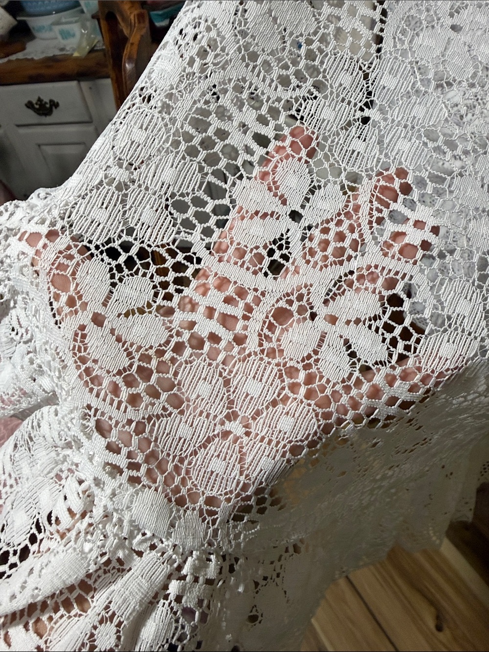 Vintage White Lace Ruffle rectangular large tablecloth - Picture 2 of 4